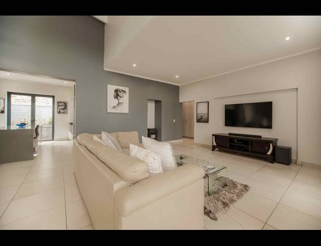 4 BEDROOM PROPERTY TO RENT IN COPPERLEAF ESTATE